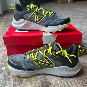 NIB Boys Nitrel V4 Running Shoe Size 1.5